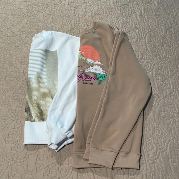 Bundle of 2 Sweatshirts. - Picture 1 of 6